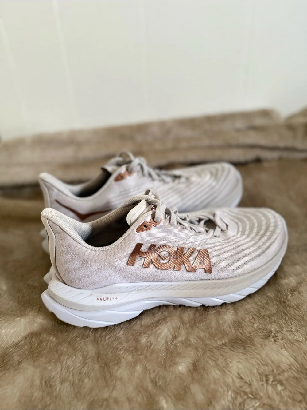 Hoka Mach 5 White Athletic Running Shoe with Rose Gold Logo